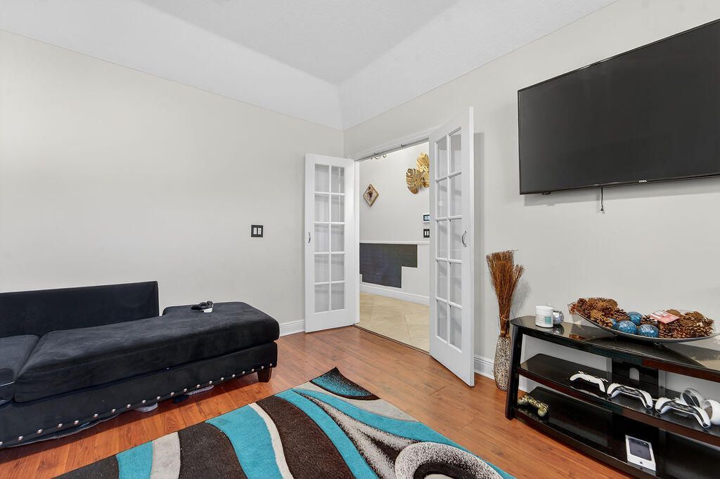 8063 Via Hacienda, Riviera Beach, FL 33418 Photo