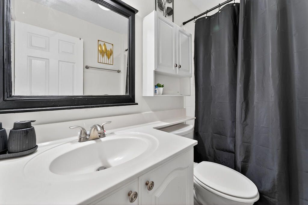 8063 Via Hacienda, Riviera Beach, FL 33418 Photo