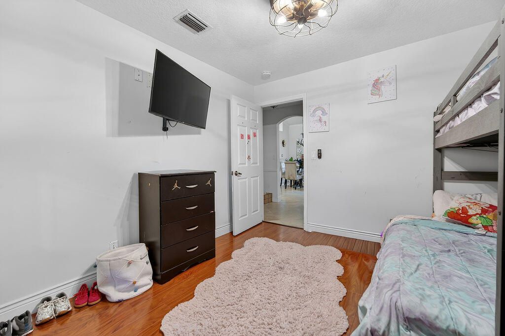 8063 Via Hacienda, Riviera Beach, FL 33418 Photo