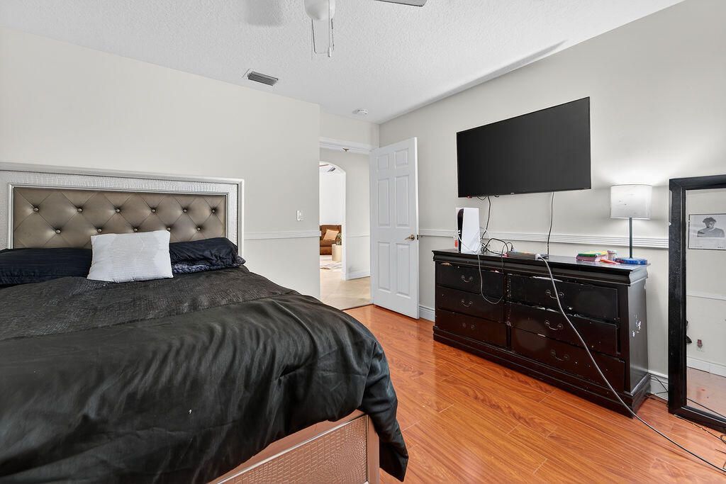 8063 Via Hacienda, Riviera Beach, FL 33418 Photo