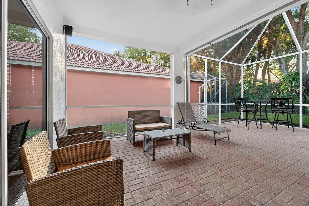 8063 Via Hacienda, Riviera Beach, FL 33418 Photo