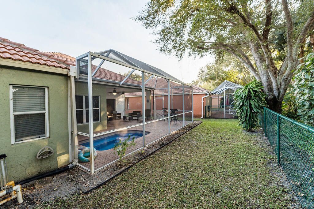 8063 Via Hacienda, Riviera Beach, FL 33418 Photo