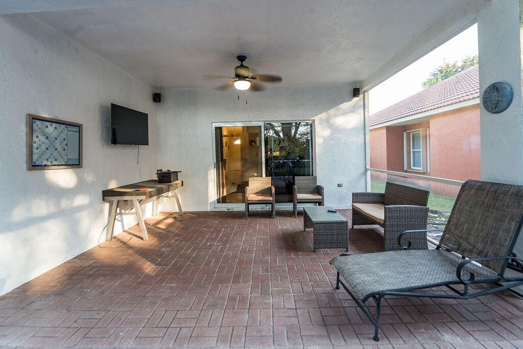 8063 Via Hacienda, Riviera Beach, FL 33418 Photo