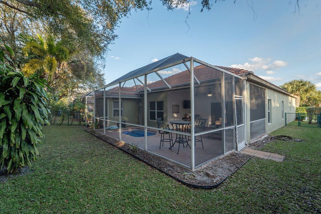 8063 Via Hacienda, Riviera Beach, FL 33418 Photo