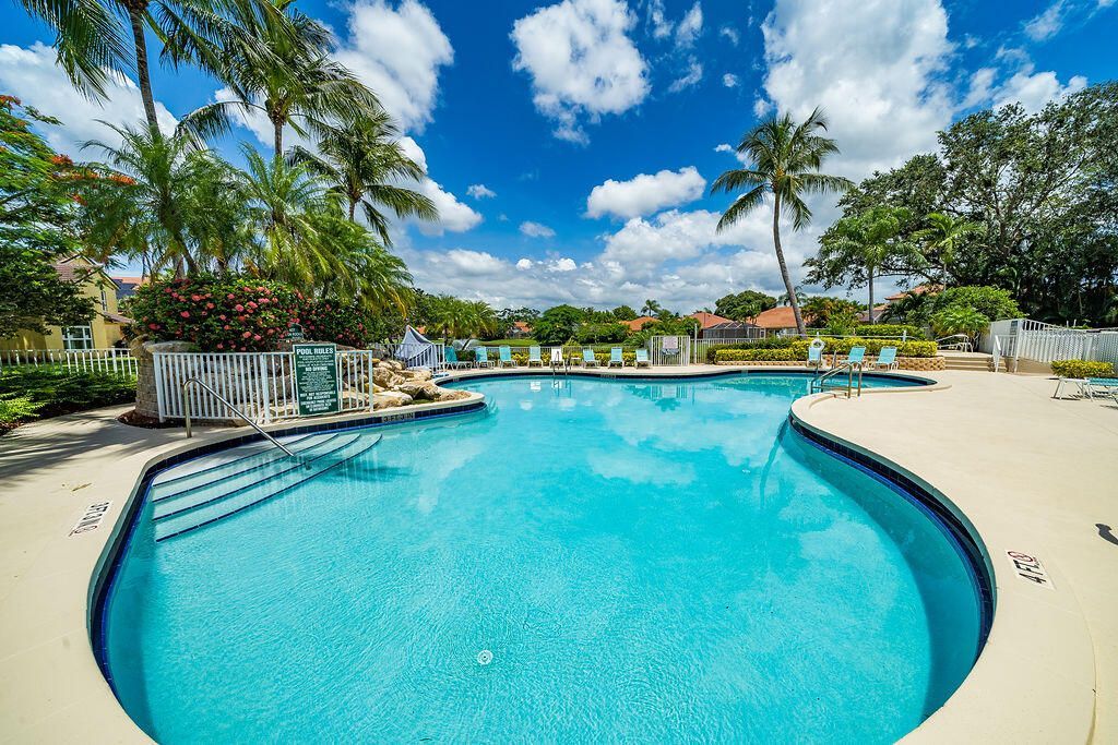 8063 Via Hacienda, Riviera Beach, FL 33418 Photo