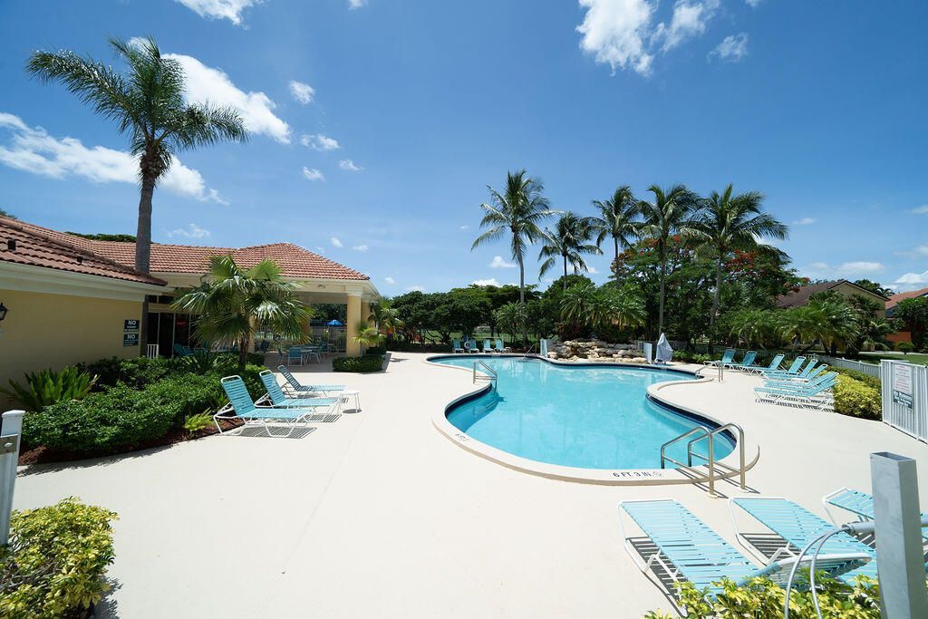 8063 Via Hacienda, Riviera Beach, FL 33418 Photo