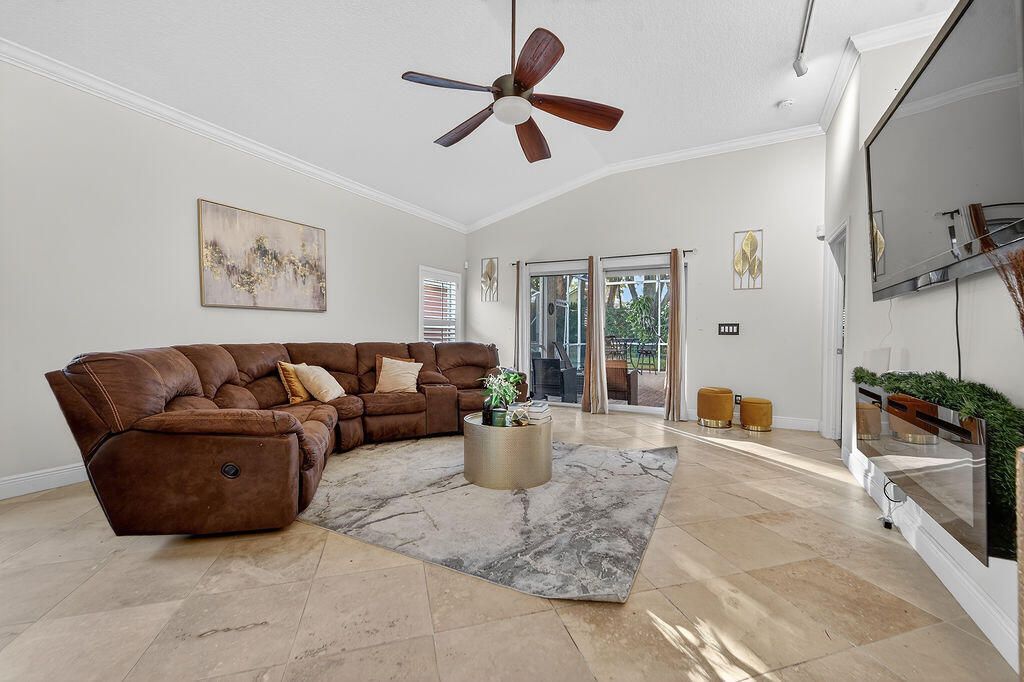 8063 Via Hacienda, Riviera Beach, FL 33418 Photo