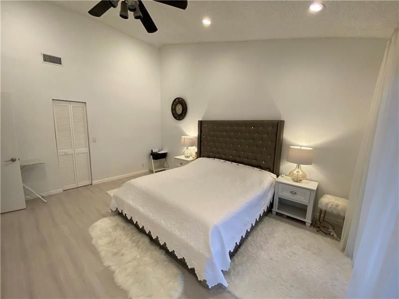 21135 Helmsman Drive, Unit O12, Miami, FL 33180 Photo