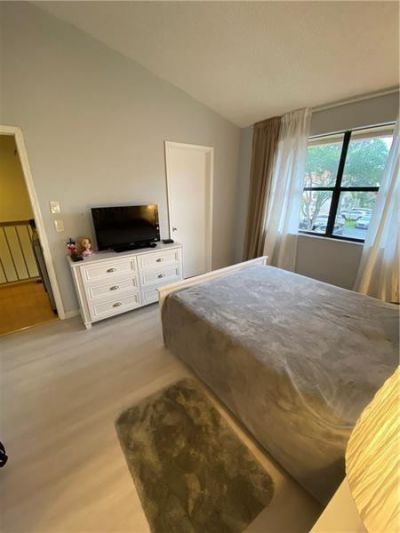 21135 Helmsman Drive, Unit O12, Miami, FL 33180 Photo