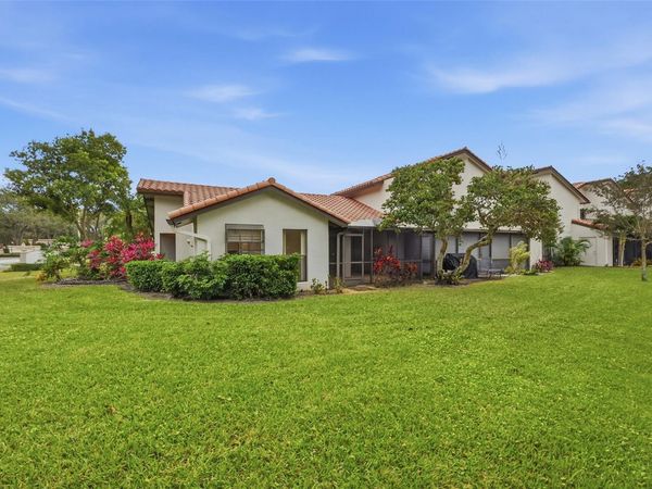 609 Deer Creek Lake Point Lane, Deerfield Beach, FL 33442