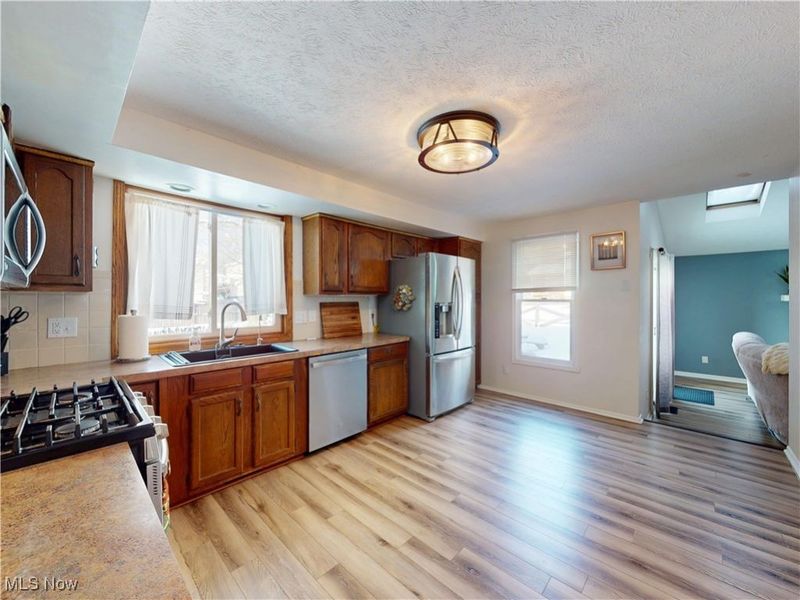 7795 Campton Circle NW, North Canton, OH 44720 Photo 12