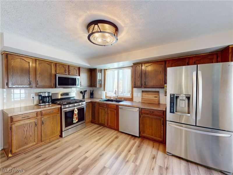 7795 Campton Circle NW, North Canton, OH 44720 Photo 13