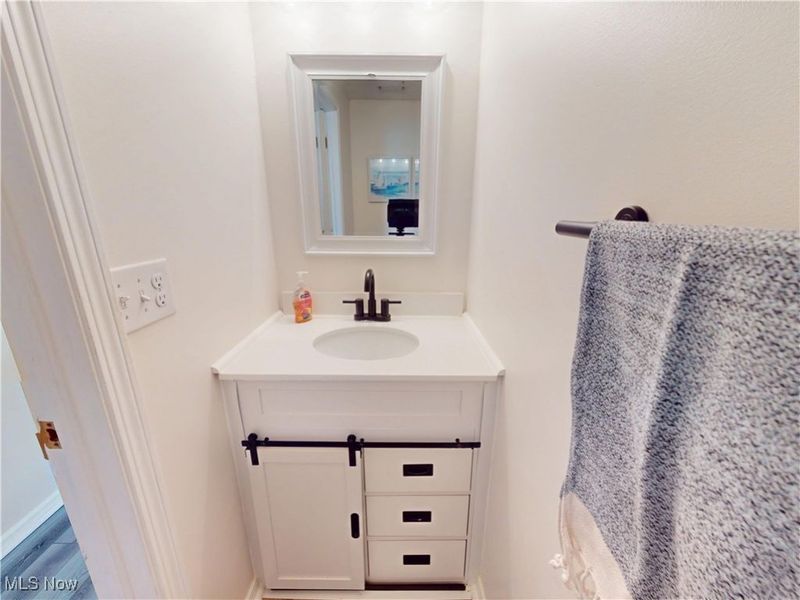 7795 Campton Circle NW, North Canton, OH 44720 Photo 32