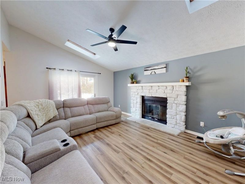 7795 Campton Circle NW, North Canton, OH 44720 Photo 8