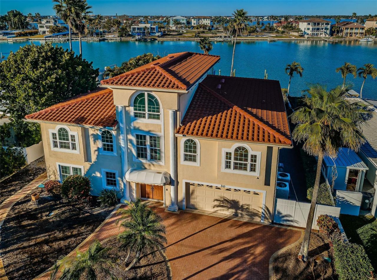 30 Dolphin Drive, Treasure Island, FL 33706 Main Photo