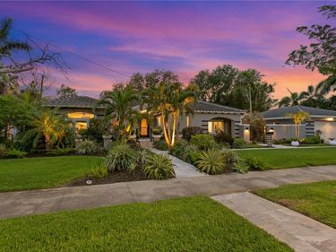 720 BRIGHTWATERS BOULEVARD NE, ST PETERSBURG, FL 33704