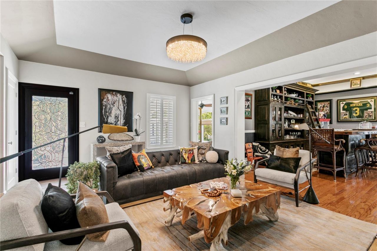 720 Brightwaters Boulevard Ne, Saint Petersburg, FL 33704 Photo