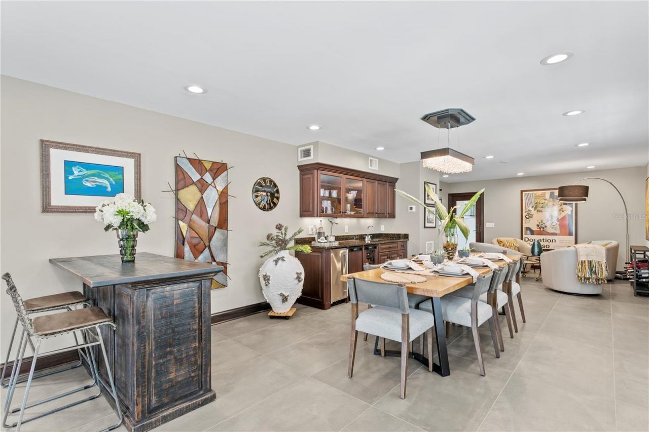 720 Brightwaters Boulevard Ne, Saint Petersburg, FL 33704 Photo