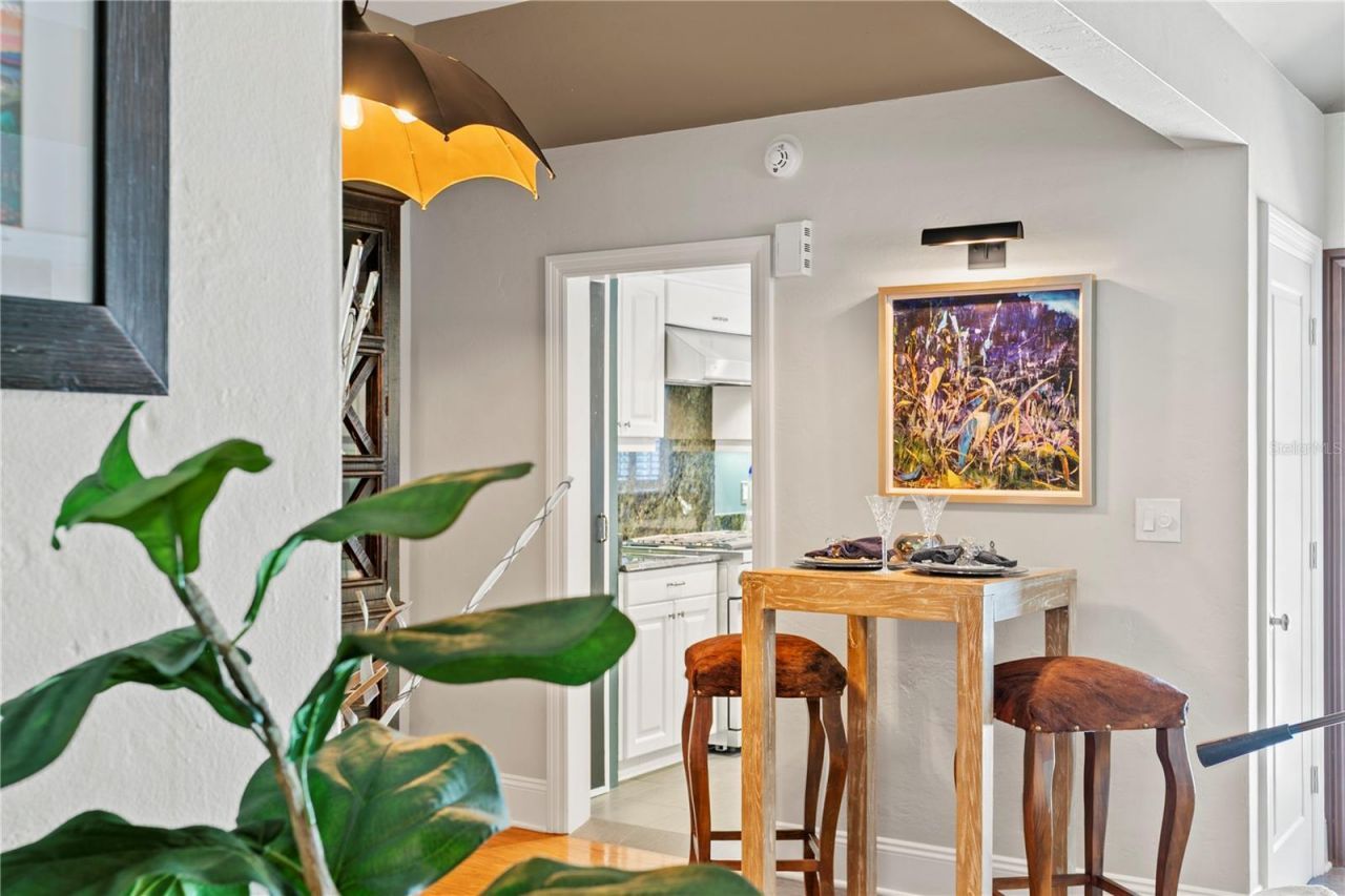 720 Brightwaters Boulevard Ne, Saint Petersburg, FL 33704 Photo