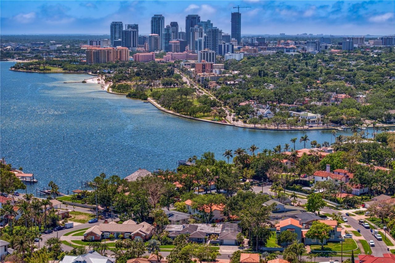 720 Brightwaters Boulevard Ne, Saint Petersburg, FL 33704 Photo