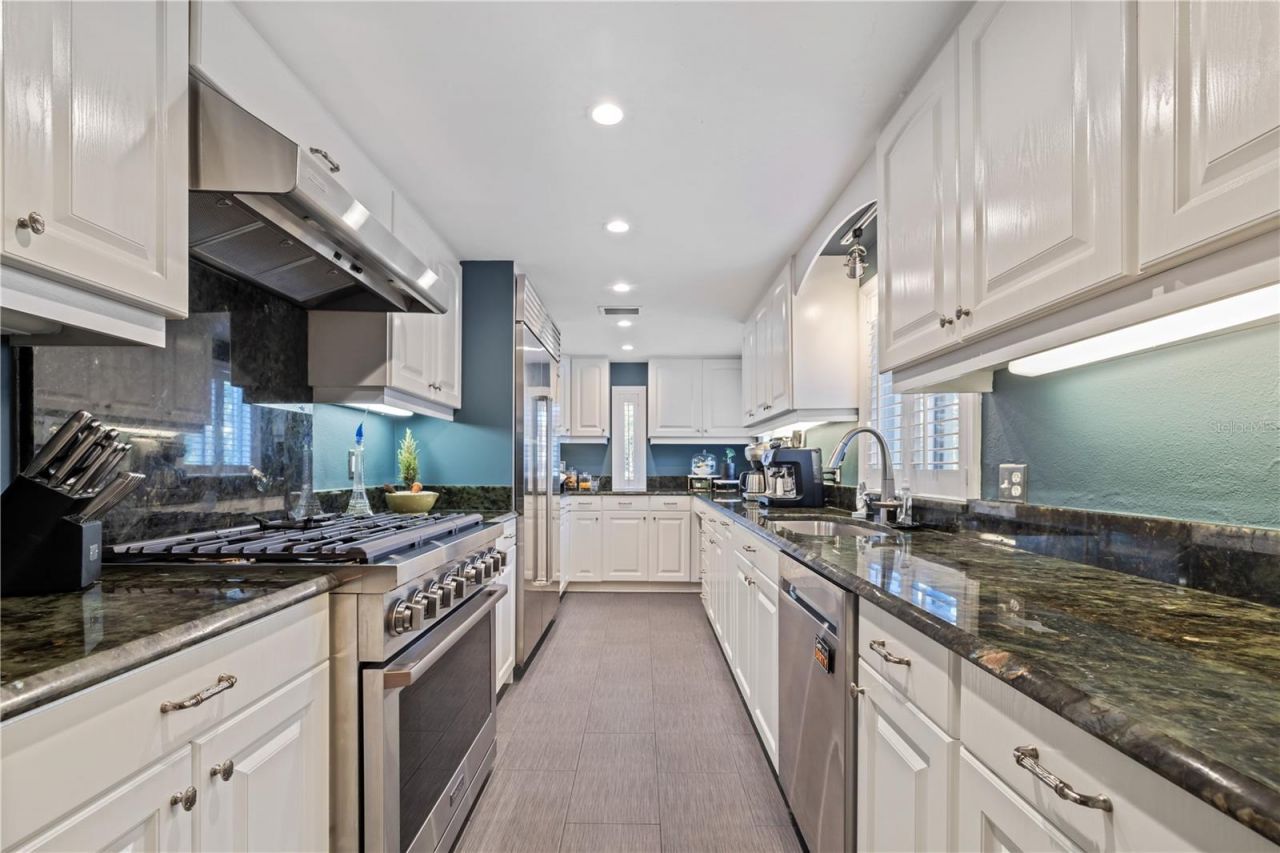 720 Brightwaters Boulevard Ne, Saint Petersburg, FL 33704 Photo