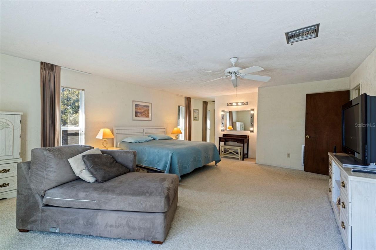 6121 58th Street N, Saint Petersburg, FL 33709 Photo