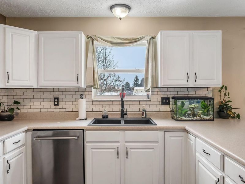 161 Chestnut Estates Drive, Commercial Point, OH 43116 Photo 11