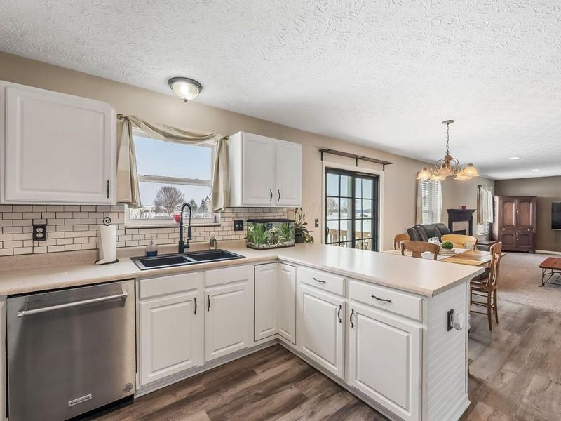 161 Chestnut Estates Drive, Commercial Point, OH 43116 Photo 12