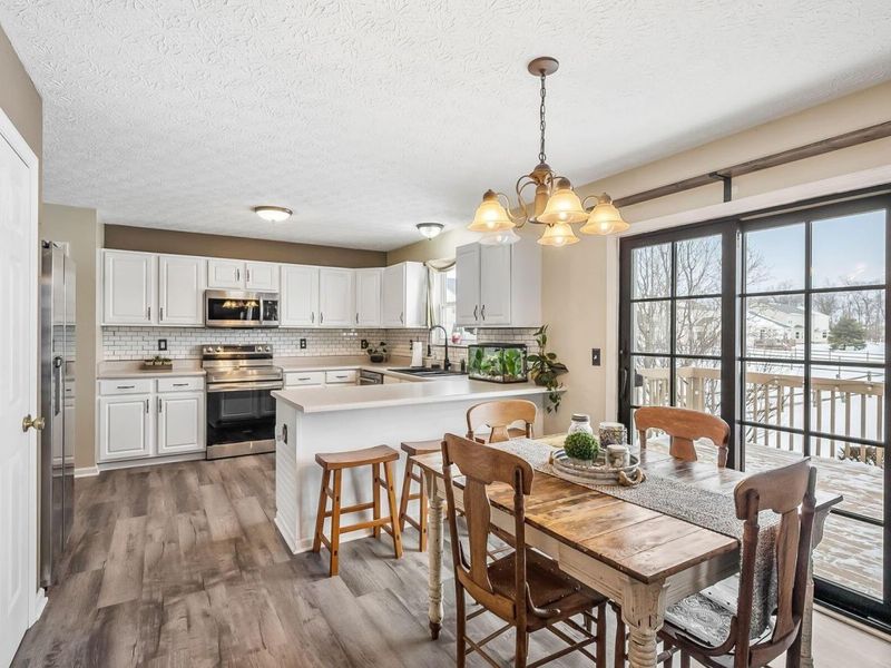 161 Chestnut Estates Drive, Commercial Point, OH 43116 Photo 9