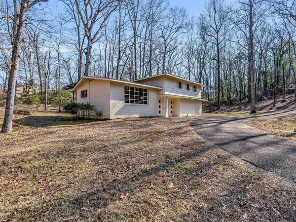 1816 Seminole Rd, Columbus, MS 39705