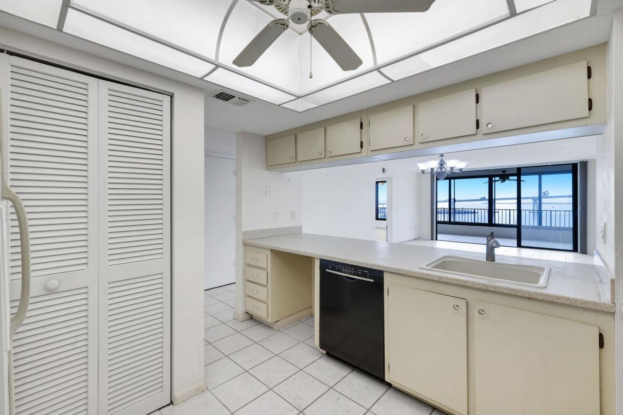 15010 Punta Rassa Rd, Unit 305, Fort Myers, FL 33908 Photo