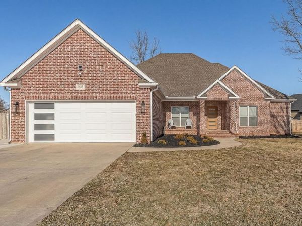 817 Gloucester Close, Jonesboro, AR 72405