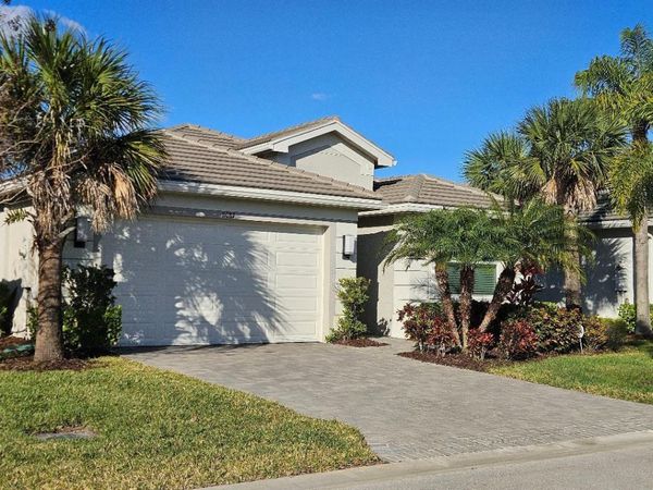 11087 SW Carriage Hill Lane, Port Saint Lucie, FL 34987