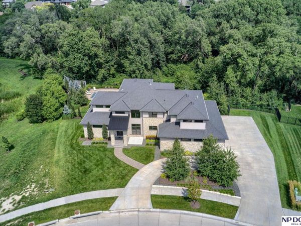 2205 S 218 Street, Elkhorn, NE 68022