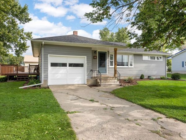 200 Hubbell Street, Martelle, IA 52305