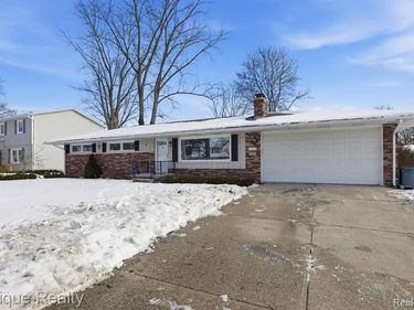 1009 Illinois Street, Marysville, MI 48040