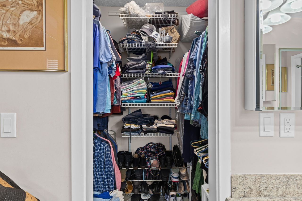 100 Medway Square Photo 22