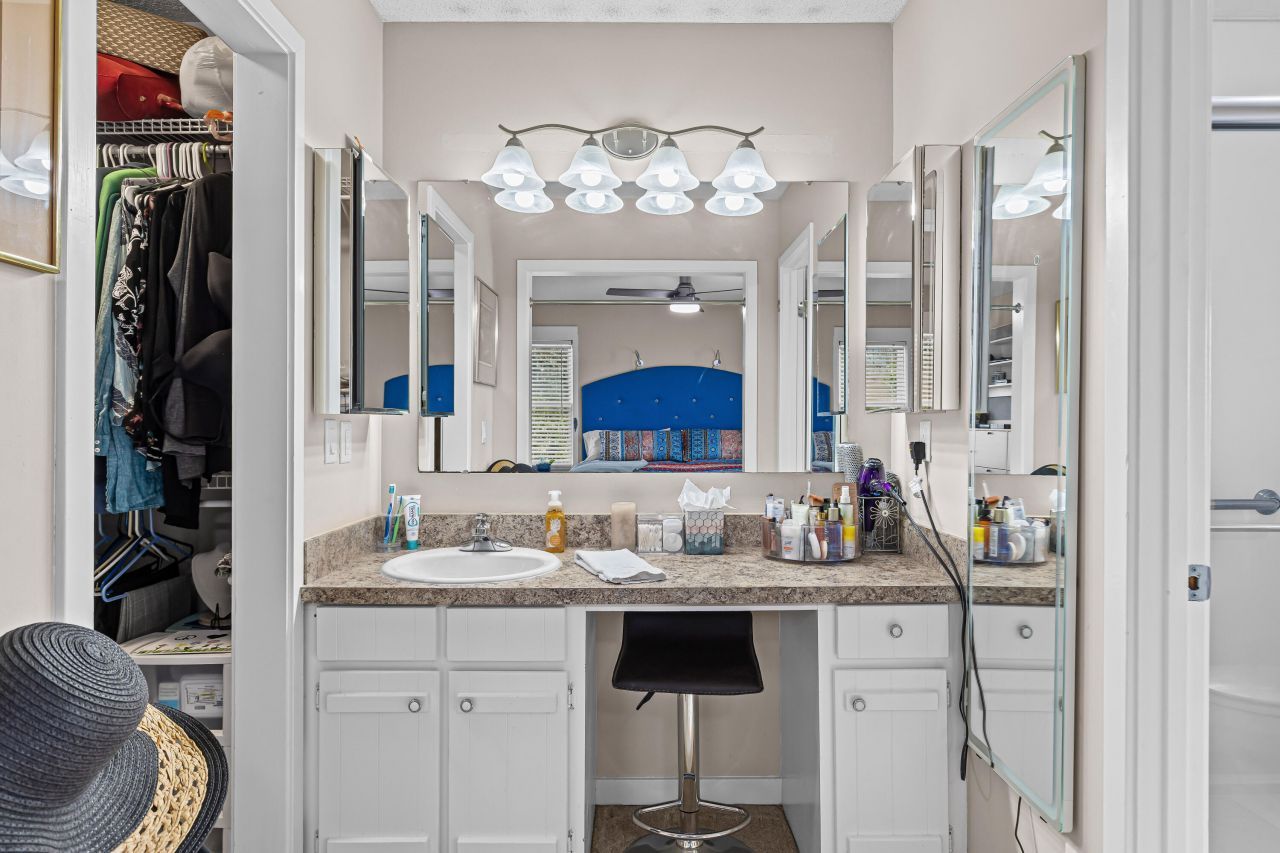 100 Medway Square Photo 23