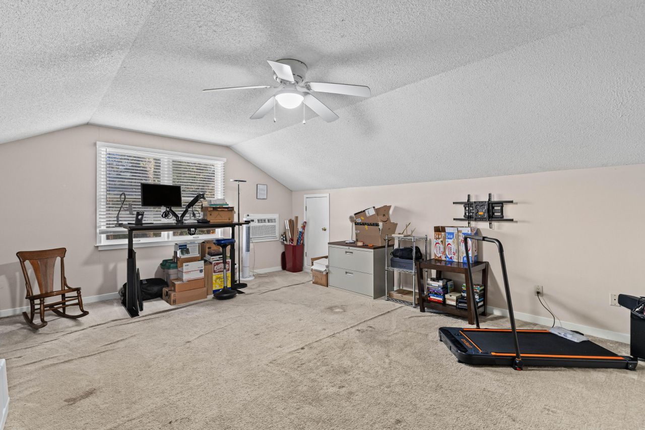 100 Medway Square Photo 27