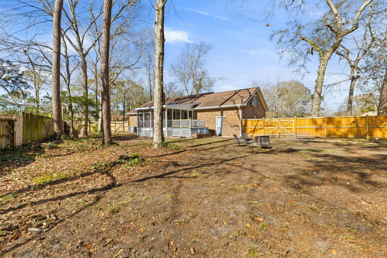 100 Medway Square Photo 34