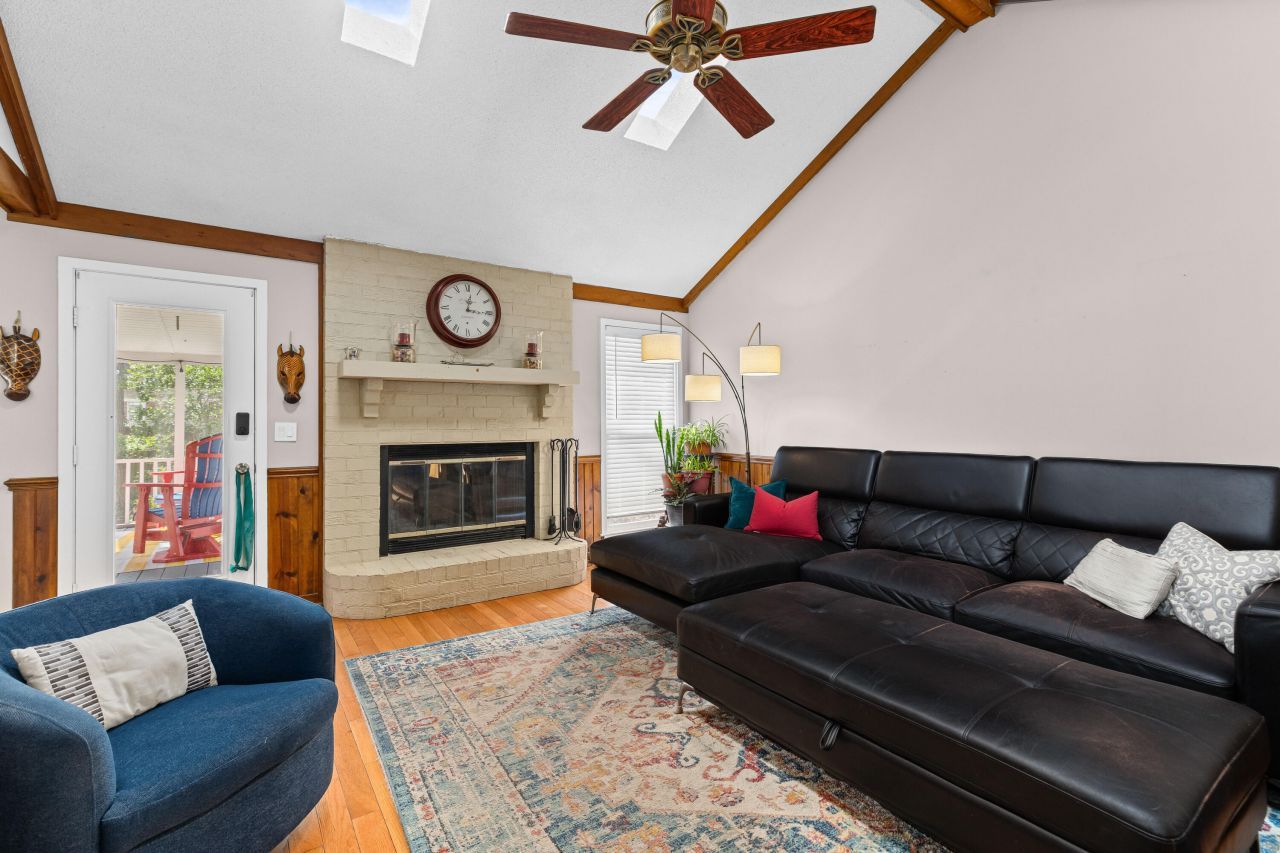 100 Medway Square Photo 5