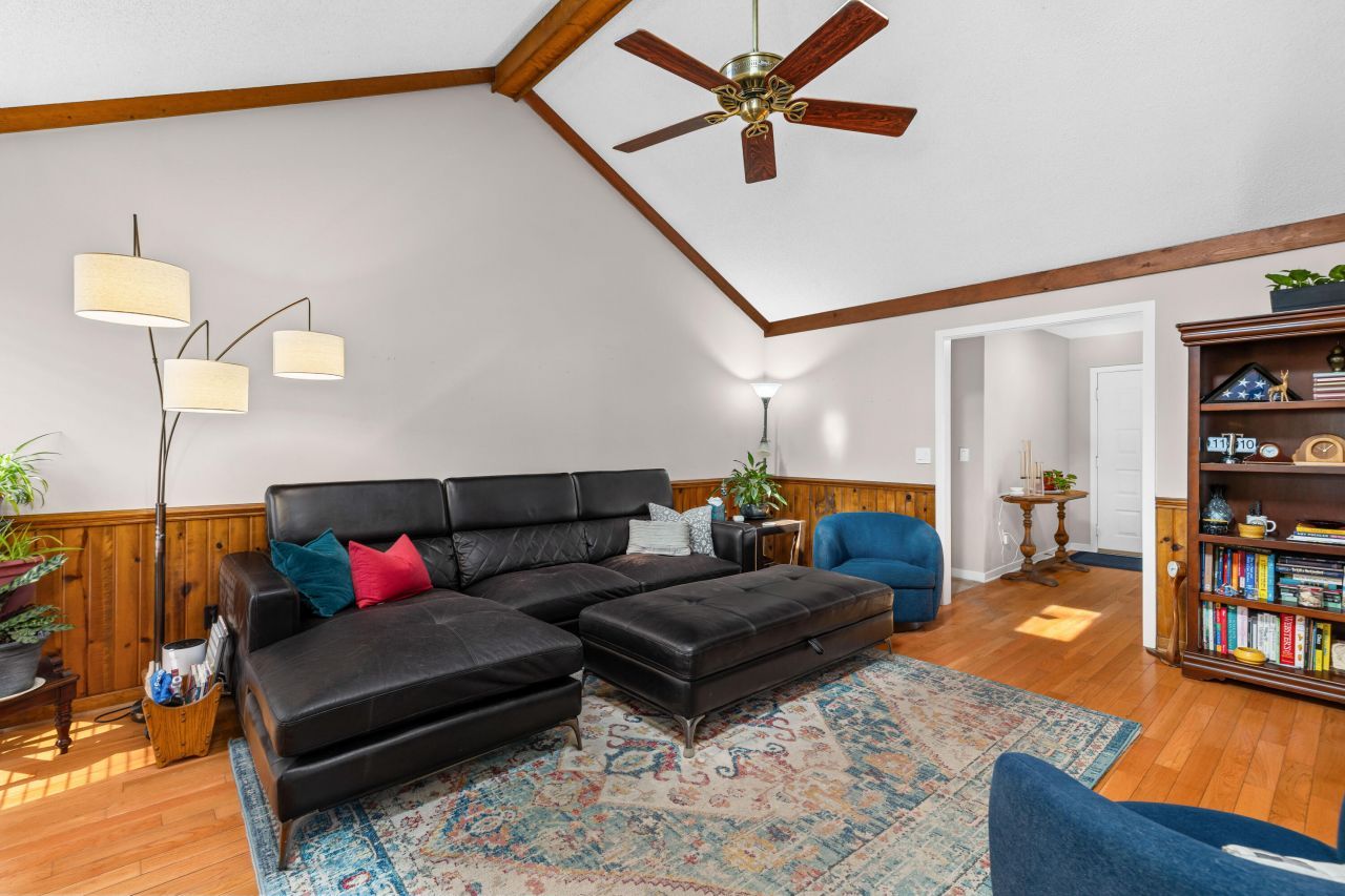 100 Medway Square Photo 6