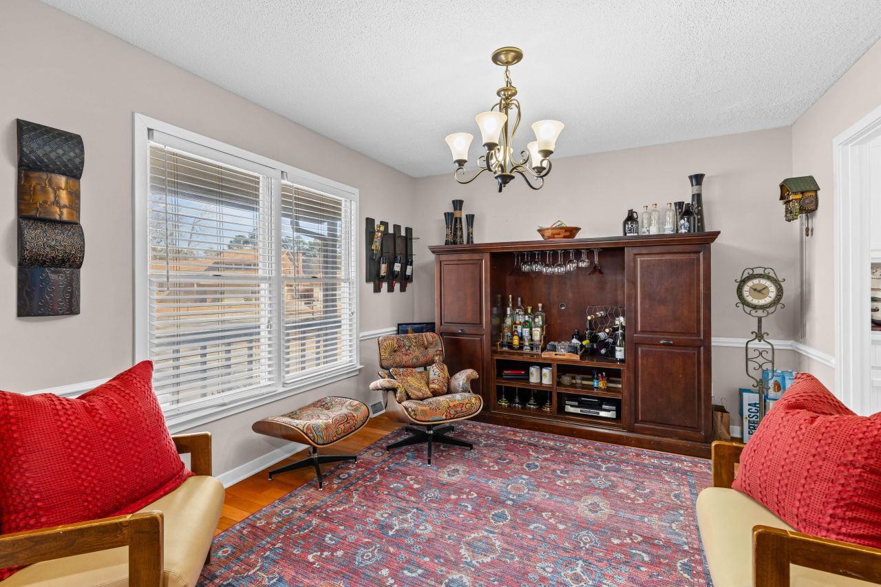 100 Medway Square Photo 8