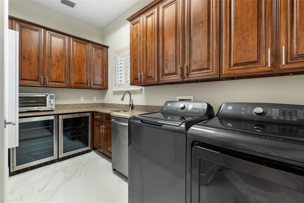 9212 Island Lake Court, Orlando, FL 32836 Photo