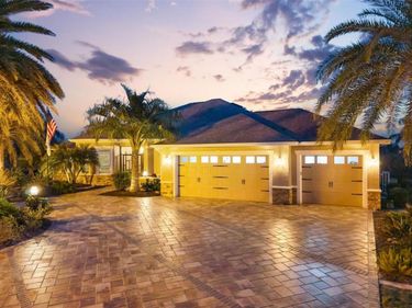 885 IRON OAK WAY, THE VILLAGES, FL 32163