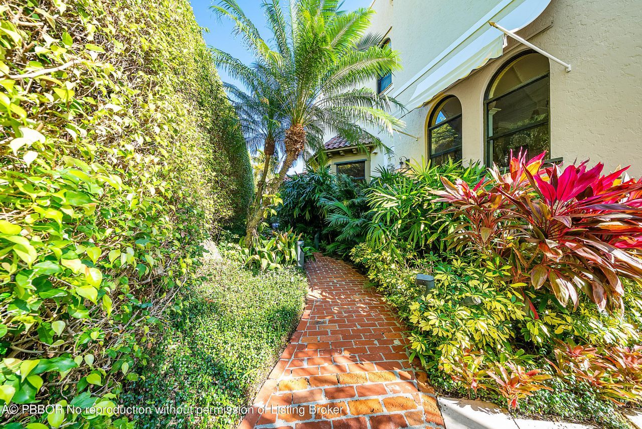 245 Brazilian Avenue, Unit *, Palm Beach, FL 33480 Photo