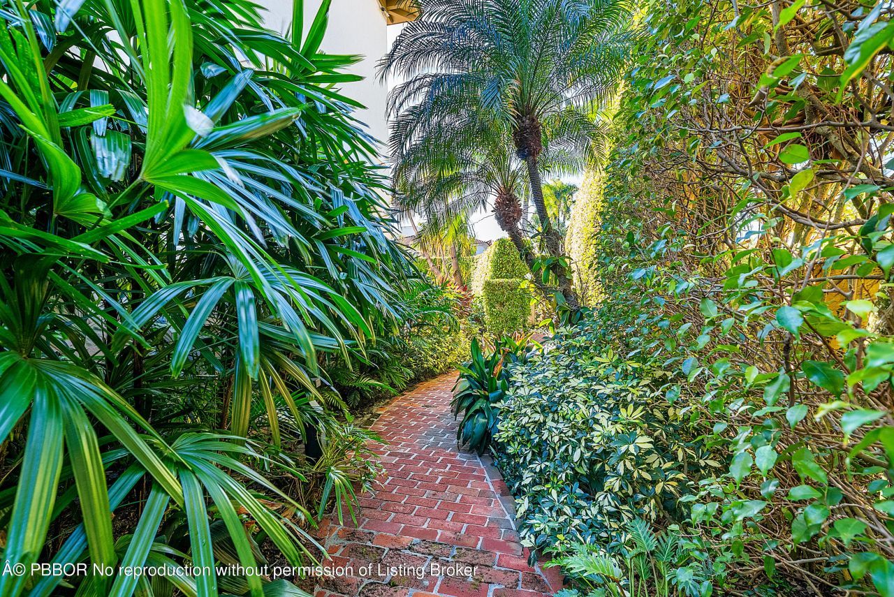 245 Brazilian Avenue, Unit *, Palm Beach, FL 33480 Photo