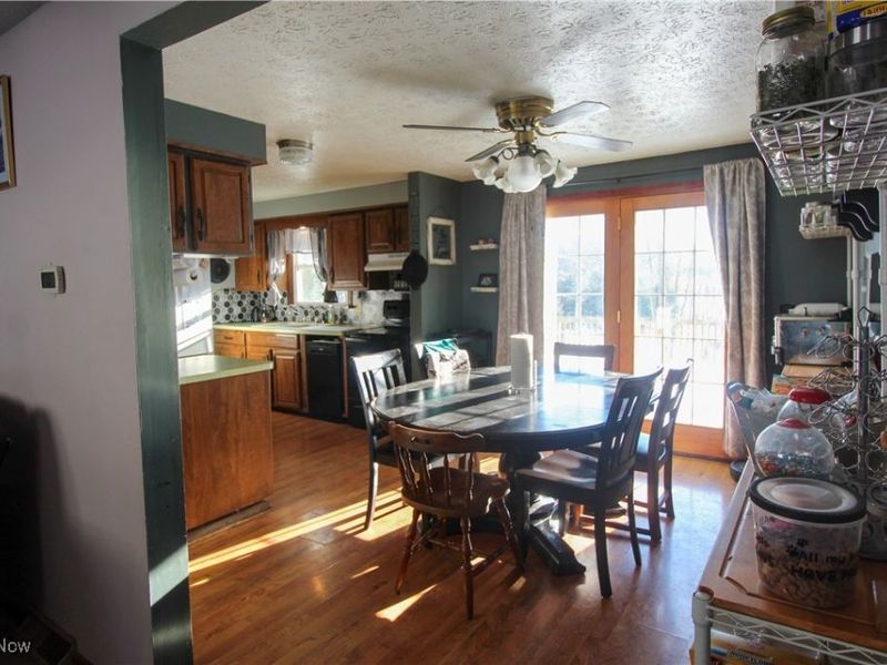 6380 Chiltern Road NW, Canal Fulton, OH 44614 Photo 4