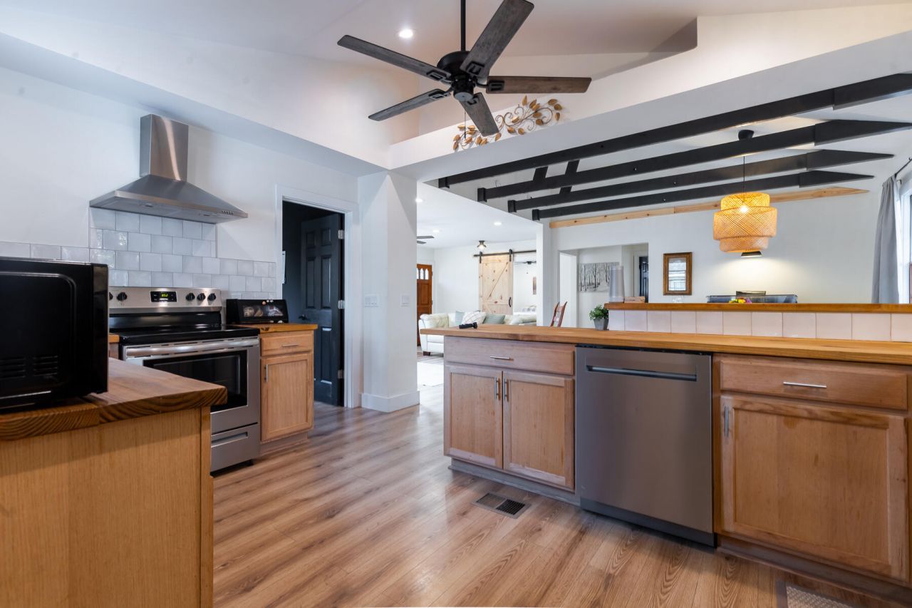 111 Circle Drive Photo 3