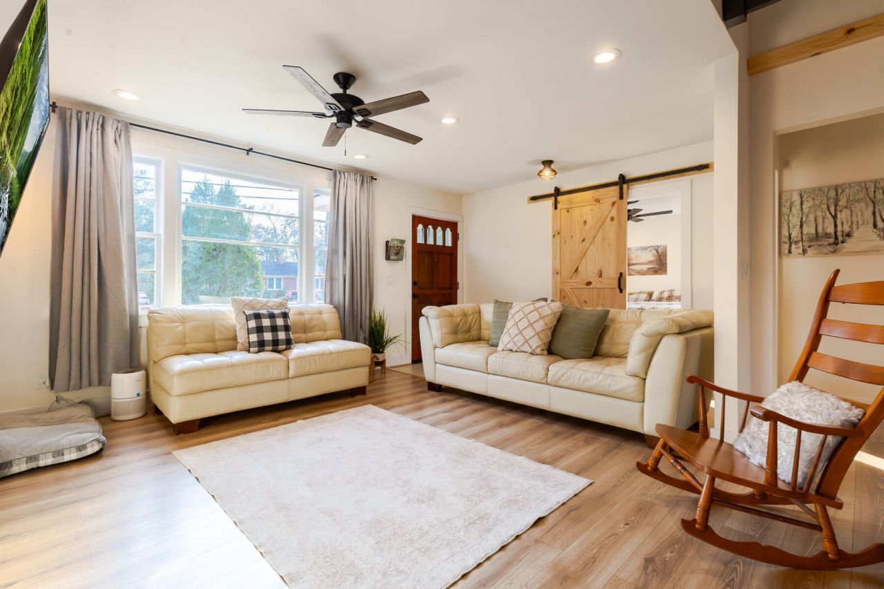 111 Circle Drive Photo 9